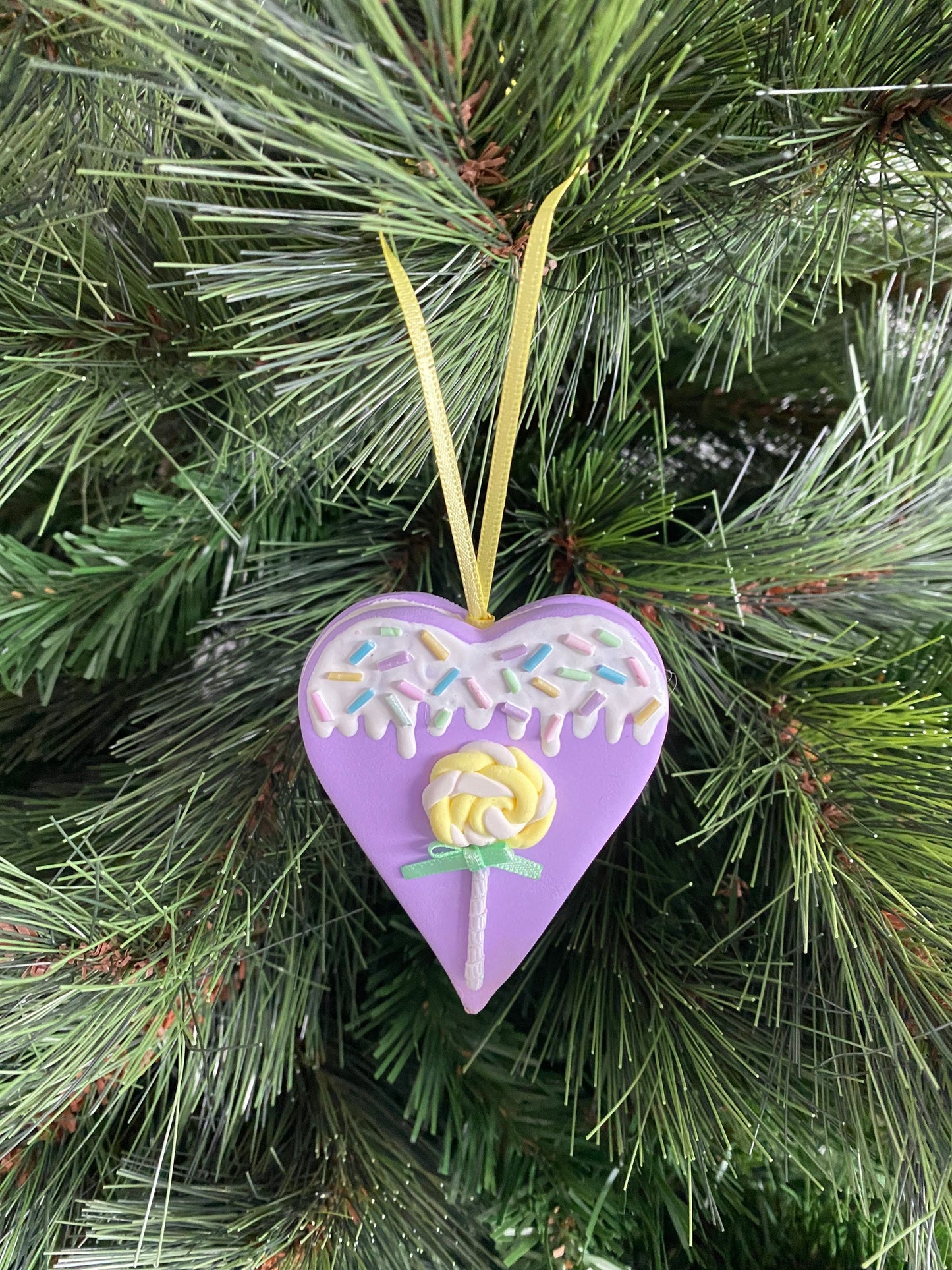 Christmas Heart Macaron Ornament