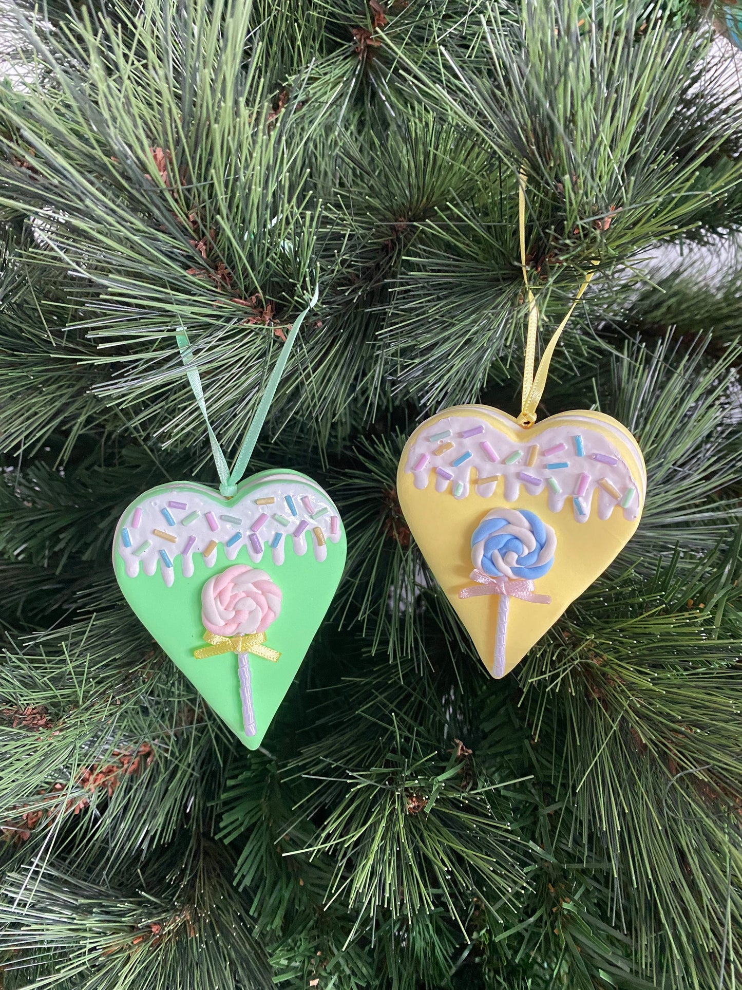 Christmas Heart Macaron Ornament